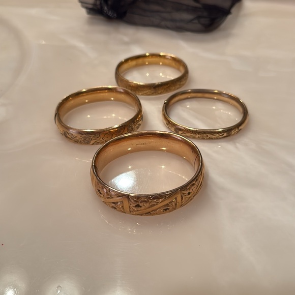 Vintage Elegant Gold Bangle Set - Picture 9 of 9